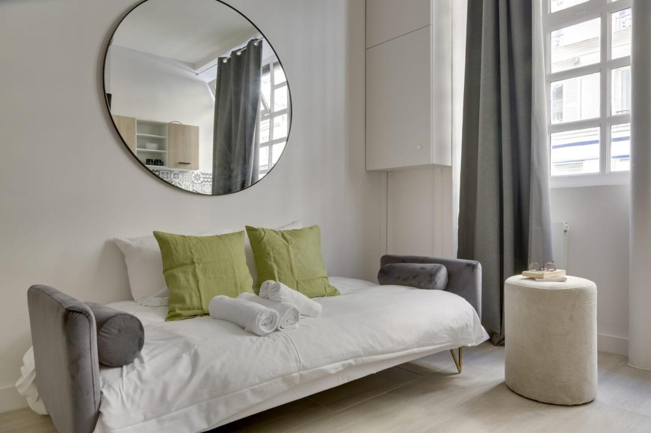Apartmán Bright Charming Modern Studio By Dreamy Canal St Martin 10Eme Metro Goncourt Paříž Exteriér fotografie